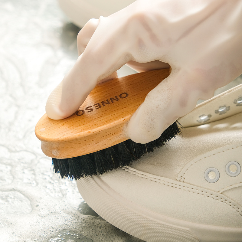 豚たてがみ洗濯ブラシ家庭用の柔らかい毛が服を傷つけないブラシ木柄靴ブラシ神器清潔ダウンジャケット専用