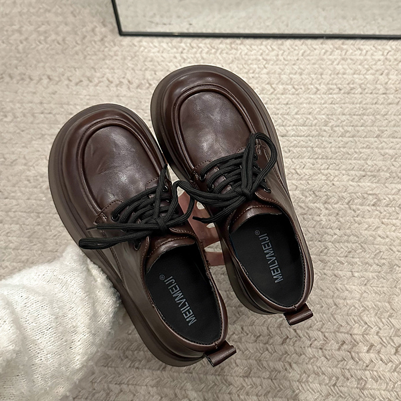 Zhuoshi estilo bizcocho zapatos de cuero de suela gruesa zapatos de mujer 2025 primavera nuevo estilo negro con cordones zapatos casuales estilo británico