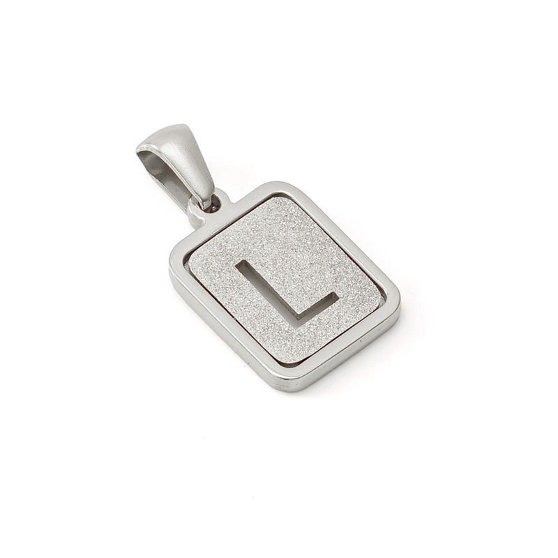 Nueva moda de acero inoxidable letra inglesa colgante de fábrica al por mayor carta prensada en arena titanio acero 18K Commuter todo partido