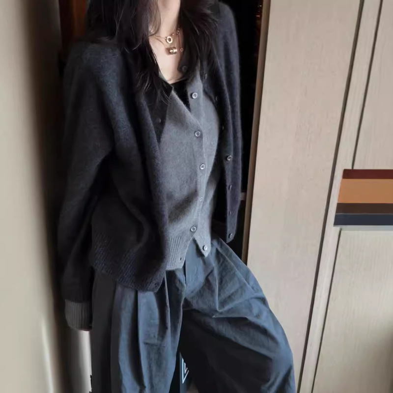 Korean Style Cashmere Fake Two-Piece Lazy Style Woolen Sweater Jacket Design Top Autumn Knitted Cardigan for Women Gray