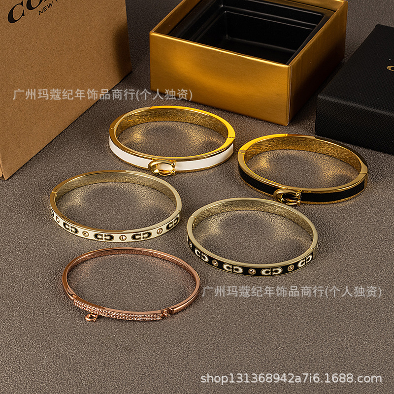 Cross-Border New Coa Double C Letter Couple Bracelet for Women, Light Luxury Versatile Enamel Bracelet, Valentine's Day Gift Cross-Border New Coa Double C Letter Couple Bracelet for Women, Light Luxury Versatile Enamel Bracelet, Valentine's Day Gift