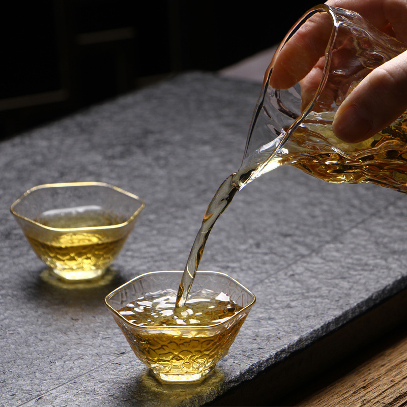 Patrón de martillo maestro Taza justa de vidrio engrosado resistente al calor creativo dispensador de té masculino transparente juego de té de Kung Fu accesorios envío gratuito