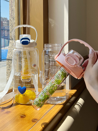 Women's water cup super large capacity fitness water bottle portable straw water bottle summer high temperature resistant bucket cup