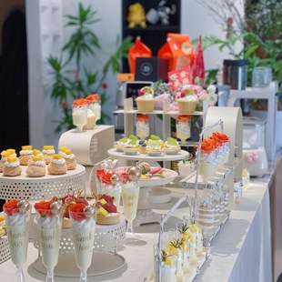 Cream Style Dessert Table Ornaments Display Stand Wedding Table Decoration Birthday Cake Stand Iron Dessert Tray