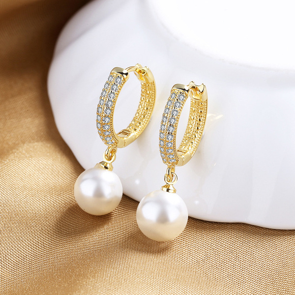 Fashionable trend elegant long earrings from pearl