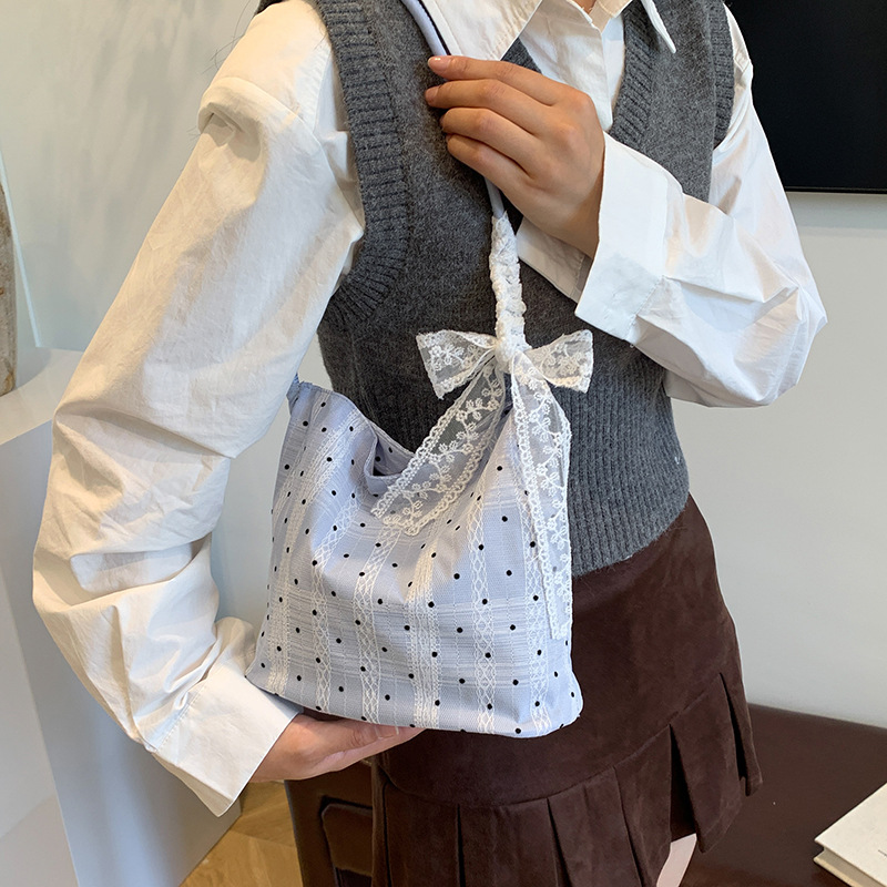 Bolsas de brazo de nicho coreano para mujeres 2024 nueva moda bolsas de mano de granja de hombro exquisitas bolsas pequeñas