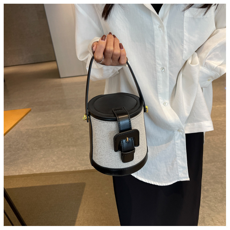 Bolso de lujo ligero estilo retro para mujer, nuevo estilo 2025, de lona con bloques de color, versátil, tipo bandolera de nicho