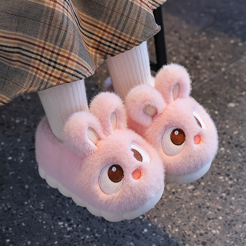 2025 nuevos zapatillas de algodón de invierno para niños, bolsas de tacones cálidas para niños y niñas, zapatos de algodón de lana de base gruesa para padres e hijos