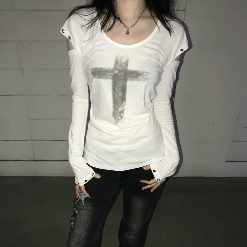 European and American New Style Y2K Long-Sleeved Round Neck Retro 90S Millennium Girl Cross Print Off-Shoulder T-Shirt Wholesale European and American New Style Y2K Long-Sleeved Round Neck Retro 90S Millennium Girl Cross Print Off-Shoulder T-Shirt Wholesale
