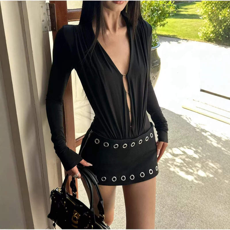 Black Sexy Deep V-Neck Slim-Fit Knit Top, Spicy Girl Style Waist-Cinching Bodysuit, Short Long-Sleeve Top + Low-Waist Sequin Skirt Pants