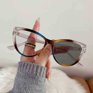 2023 cross-border new retro cat's eye color change anti-blue light glasses advanced sense plain look thin can be equipped with myopia frame