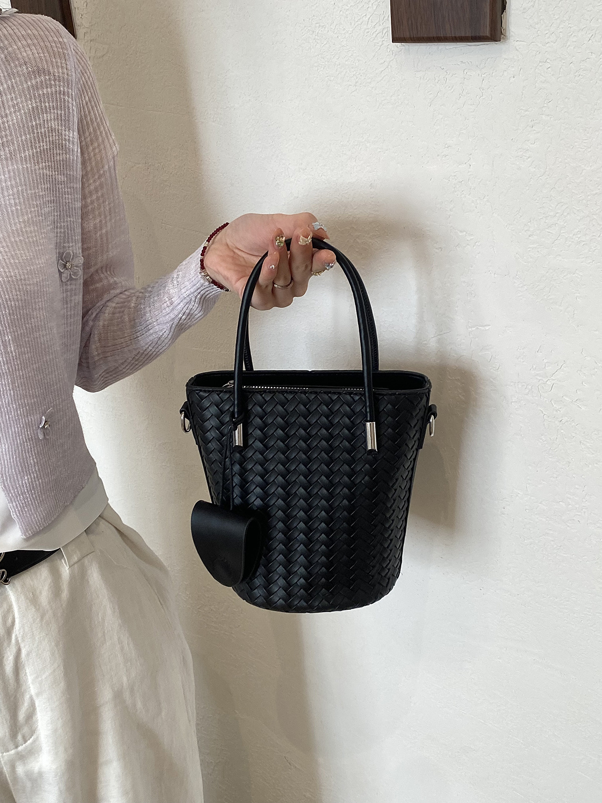 Cestas de verduras tejidas bolsas de cubo de mano para mujeres 2026 nueva textura de lujo ligera versátil mochila de hombro image 1