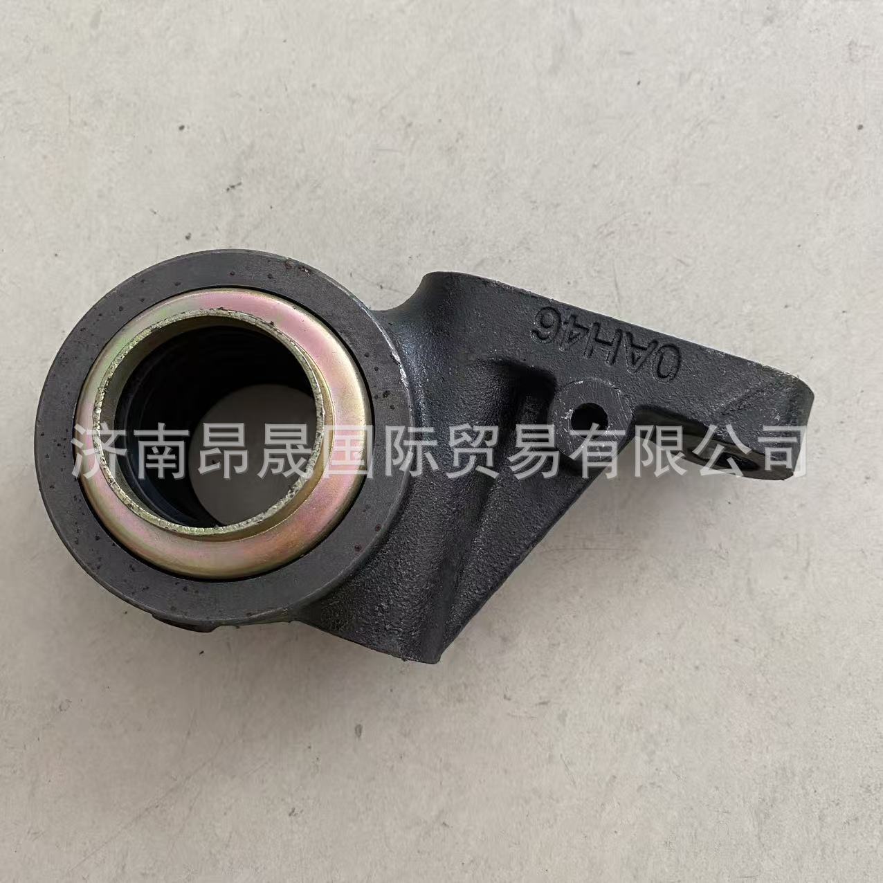 Sinotruk HOWO T7H T5G Sitrak C7H C9H Right Camshaft Bracket 712W50310-0136