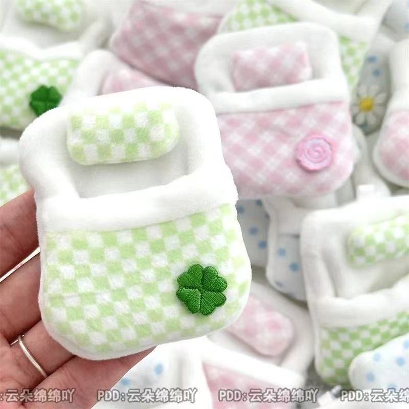 新しいかわいいぬいぐるみ センベル特製四つ葉のクローバー キルト 高価値 ミニドール ベッドペンダント 人形キルト|undefined