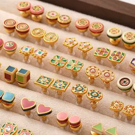 项链;耳环;耳钉