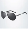 Чёрная оправа, серая линза