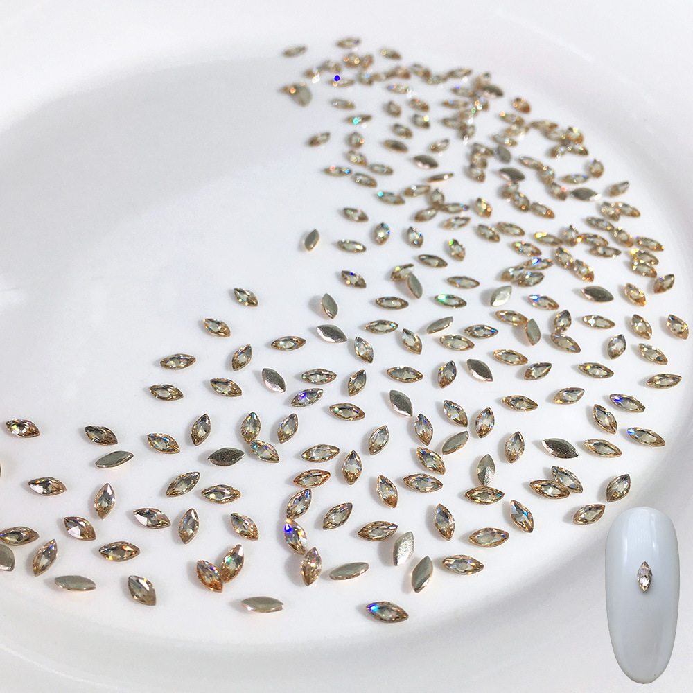 Champagne-5A inverted zircon [2.* 4 horse eyes]]