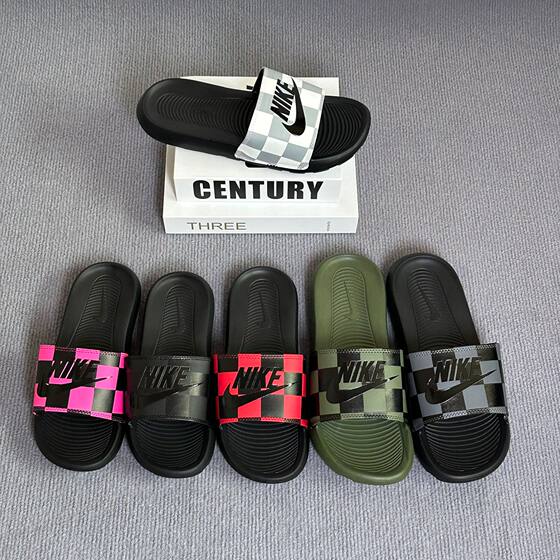 2025 New Summer Slippers Casual Non-slip Couple Slippers Men's and Women's Outfit Beach Slippers Trendy
