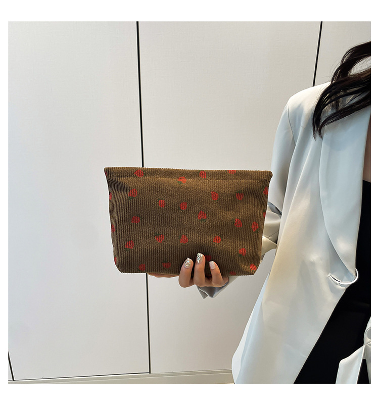 200g Weight Polyester Lining Material Zipper Closure Type / Strap Type Clutch Bag Bags Type Daily, Street, Shopping Occasion Canvas Material Strawberry Pattern All Seasons Season Unisex Gender Cute, Streetwear Style Square Shape Cute Streetwear Strawberry Canvas Square Makeup Bags 3