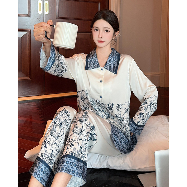 Elegant silk pijama