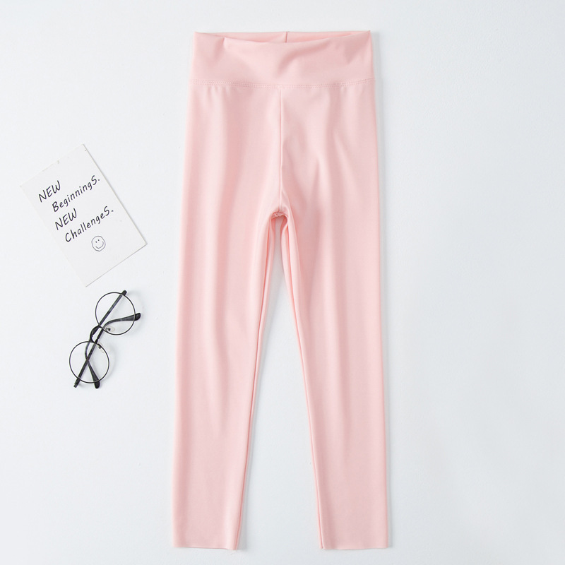 Pantalones de tiburón para niñas primavera y otoño ropa de bebé delgada Pantalones deportivos de corte casual niños medianos y grandes estiran pantalones de yoga fabricante
