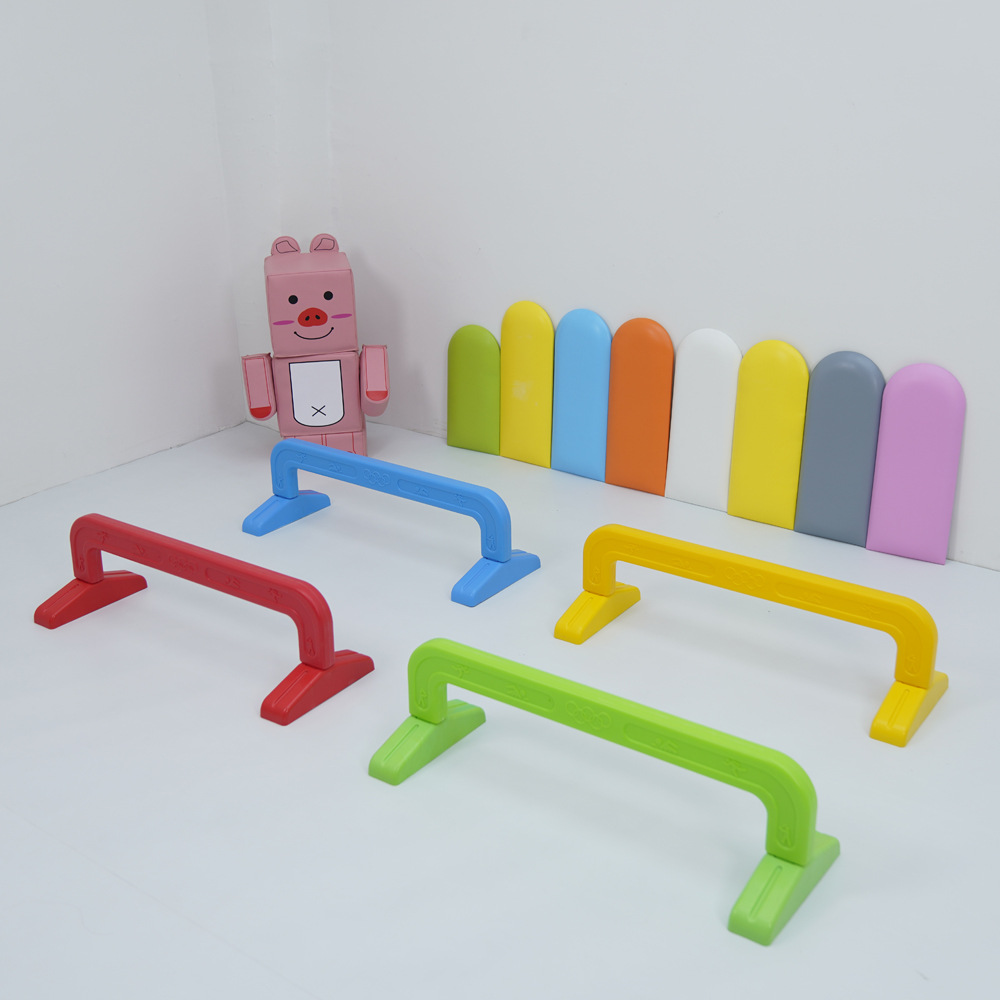 Entrenamiento sensorial de obstáculos de plástico para niños al aire libre salto elevado equilibrado equipamiento deportivo de obstáculos