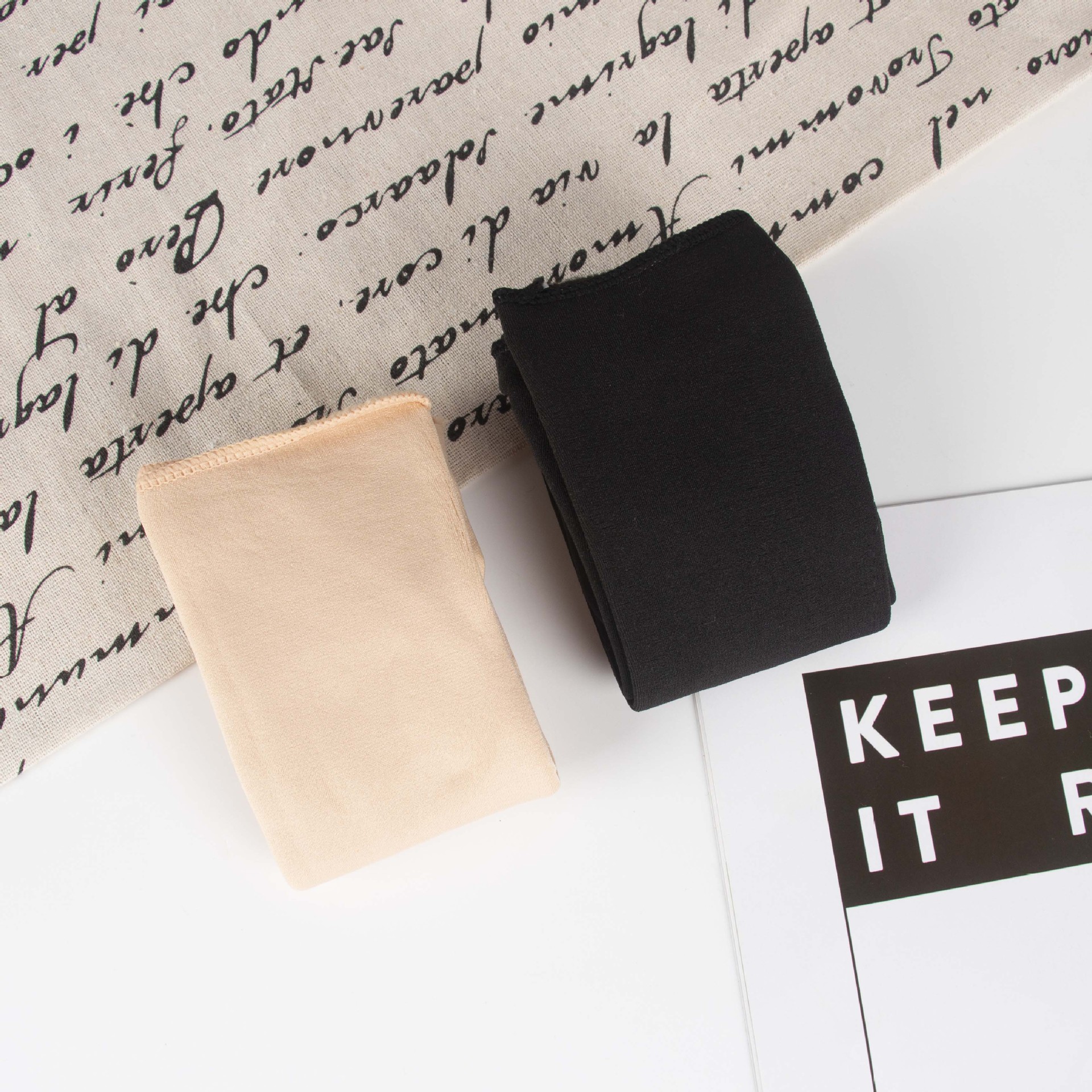 Calcetines cálidos calcetines de media pantorrilla calcetines de nieve del piso calcetines a prueba de frío hombres y mujeres directos de fábrica otoño e invierno calcetines gruesos suaves para el hogar