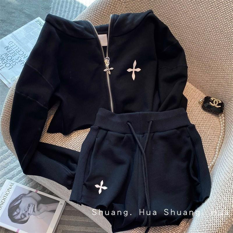 Hooded Sweatshirt Suit for Women Summer 2025 New Casual Sports Fashion Foreign Style Age-Reducing High-End Two-Piece Set