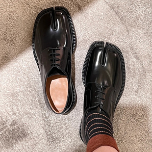 [In stock] one-piece delivery split toe shoes women's Horseshoe trotters small leather shoes lace-up casual British style loafers