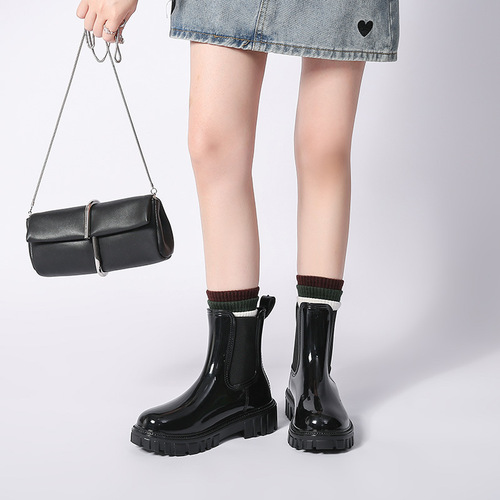 时尚韩版小香风水靴短筒可爱轻便厚底防水防滑雨靴闪亮黑白色水鞋