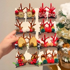 新しいクリスマスの髪飾りのヘアピンが可愛いです。