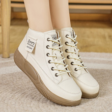 秋冬中高帮小白鞋女2025春秋新款复古百搭厚底防滑休闲软底短靴