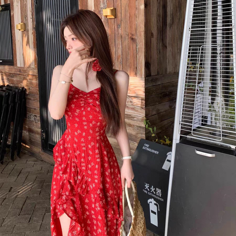 法式绝美红色碎花吊带长裙女春夏浪漫氛围感不规则连衣裙配花夹~|undefined