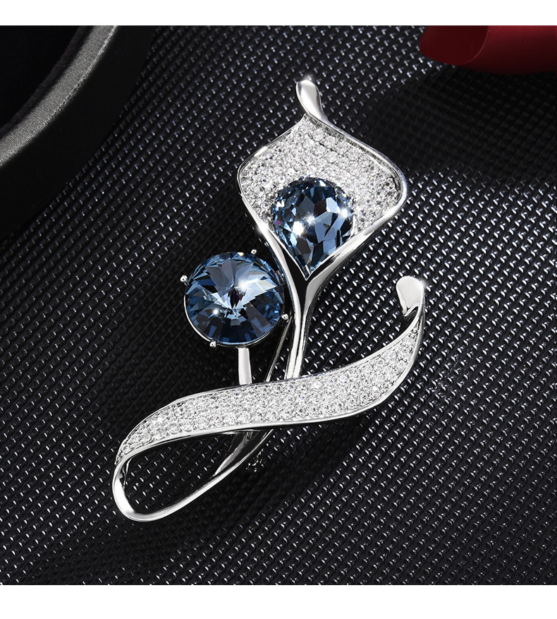 Dame Fleur Le Cuivre Placage Incruster Zircon Femmes Broches display picture 3