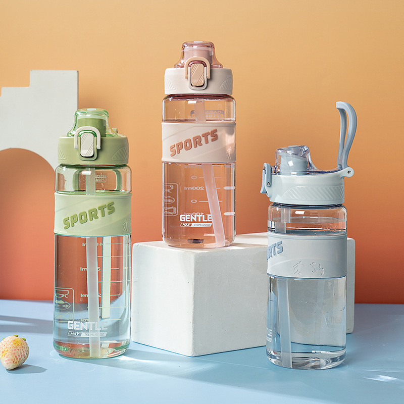 Yitong tazas de agua deportivas de alta capacidad de acondicionamiento físico de alta temperatura de plástico para estudiantes de secundaria botella de agua portátil verano