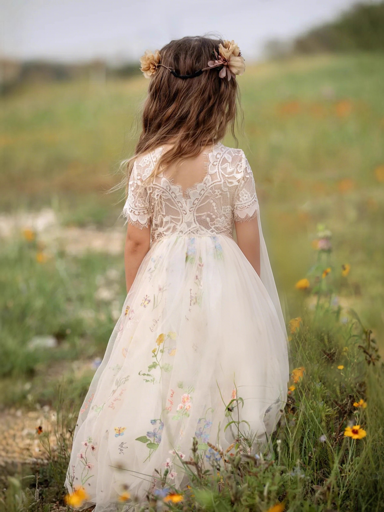 Nuevos vestidos de niñas para niños espectáculo vestido de princesa dulce vestido de boda floral encaje bordado vestido de malla larga