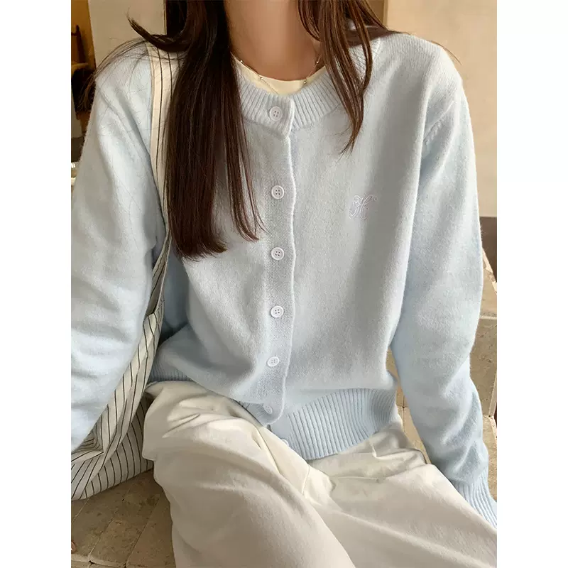 浅蓝色螺纹圆领长袖针织开衫女秋冬新款慵懒风松弛感外套刺绣上衣