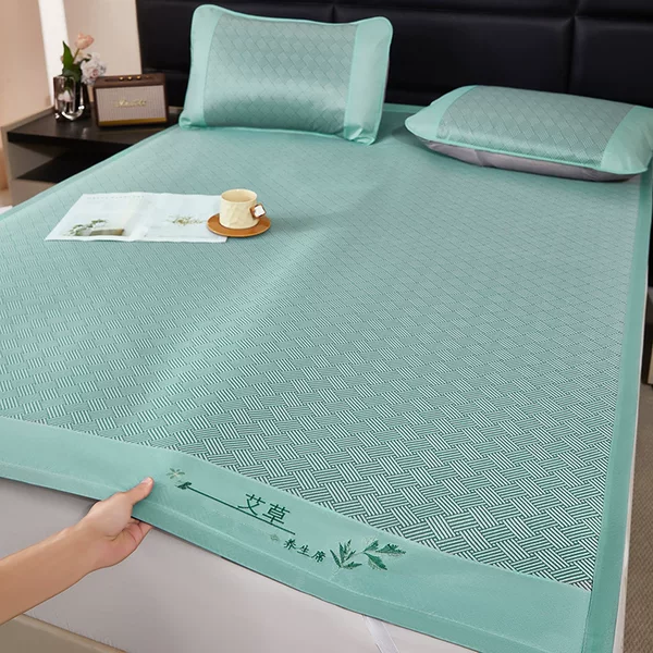 Summer wormwood mosquito repellent ice silk mat three-piece set summer air conditioning soft mat shake sound explosions live wholesale generation