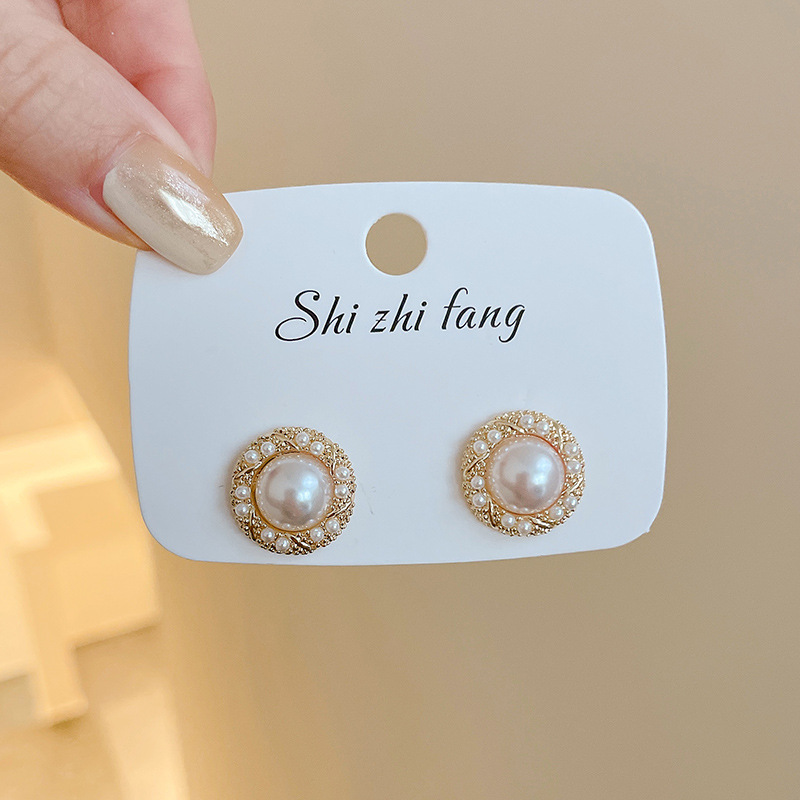 Pendientes de perlas, pendientes de estilo caliente, lujo ligero, pendientes simples de celebridades de Internet, accesorios de Yiwu, venta al por mayor