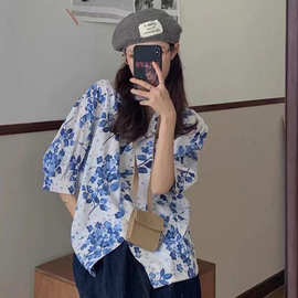 港味复古碎花衬衫女夏季2024通勤设计感小众上衣百搭宽松短袖衬衣