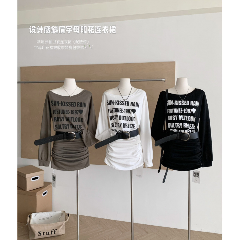 塞纳2025秋季新款韩版洋气连衣裙百搭显瘦斜领露肩T恤裙配腰带|undefined