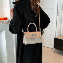 �μ�б��ŮʿС���������Y�r����������e������Ůʿ����