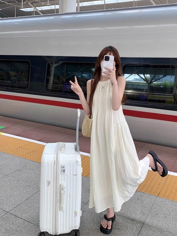 フレンチホルターネックドレス妖精夏ルーズでスリムな新しいノースリーブ甘い気質海辺の休暇ロングスカート|undefined