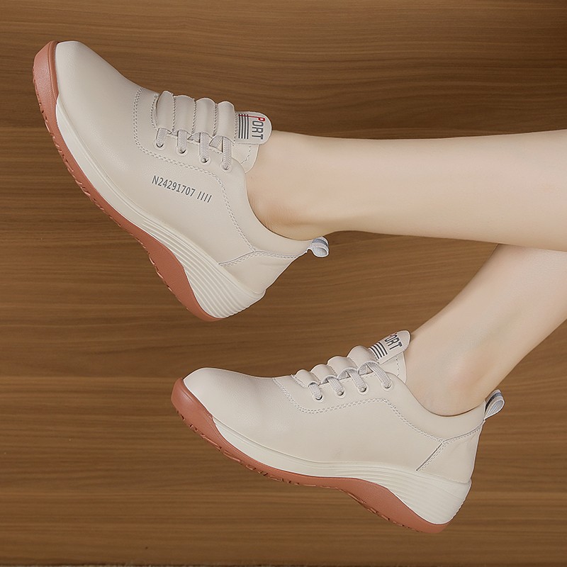 Zapatos de cuero suaves de suela gruesa para mujeres 2026 nuevos zapatos de viaje de suela suave para mujeres con un pedazo de pie para caminar zapatos casuales