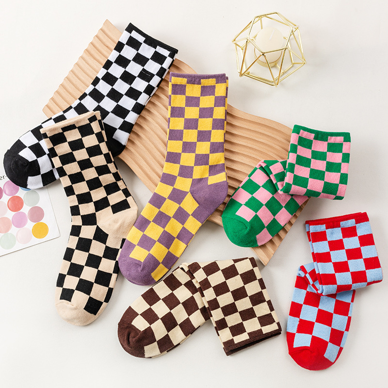 Foreign trade Europe and the United States hot color chessboard plaid short tube men's and women's socks autumn and winter Zhuji socks wholesale Foreign trade Europe and the United States hot color chessboard plaid short tube men's and women's socks autumn and winter Zhuji socks wholesale