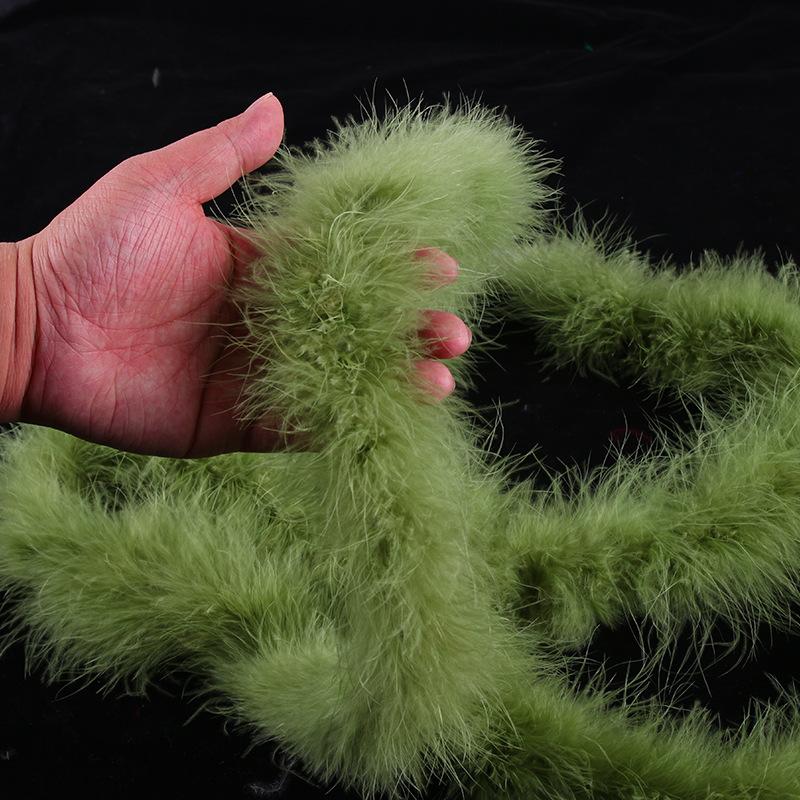 밀리터리 그린 2m 모피는 약간의 털빠짐이 있을 수 있으니 촬영시 주의하시기 바랍니다.