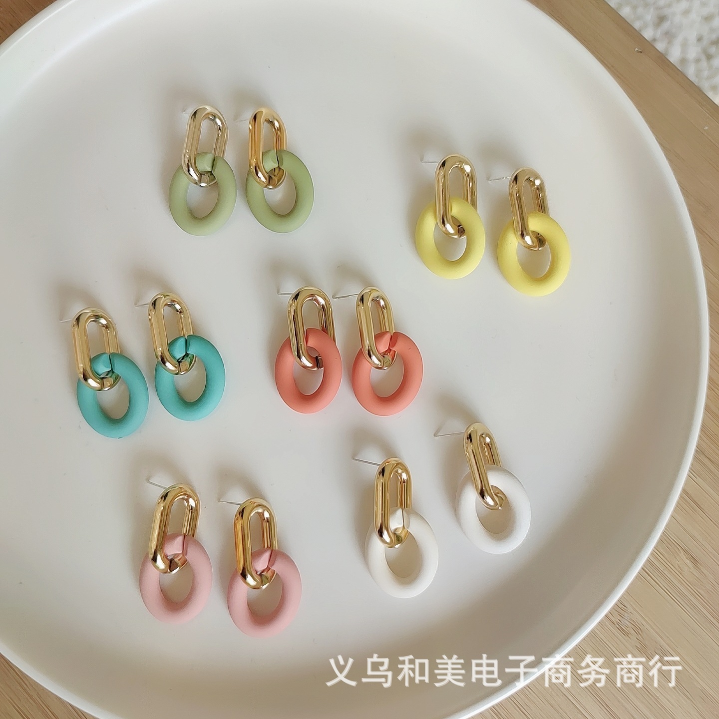 Spring and Summer new 2021 fresh candy color hollow round acrylic chain earrings niche sweet earrings
