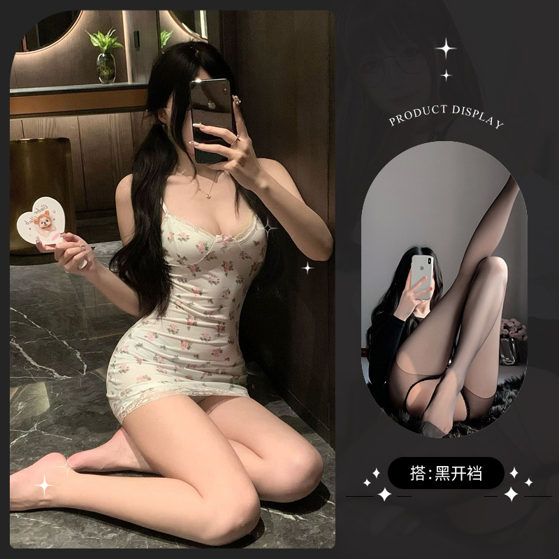 작은 꽃 레이스 멜빵 [가슴 패드 포함] 검은 양말