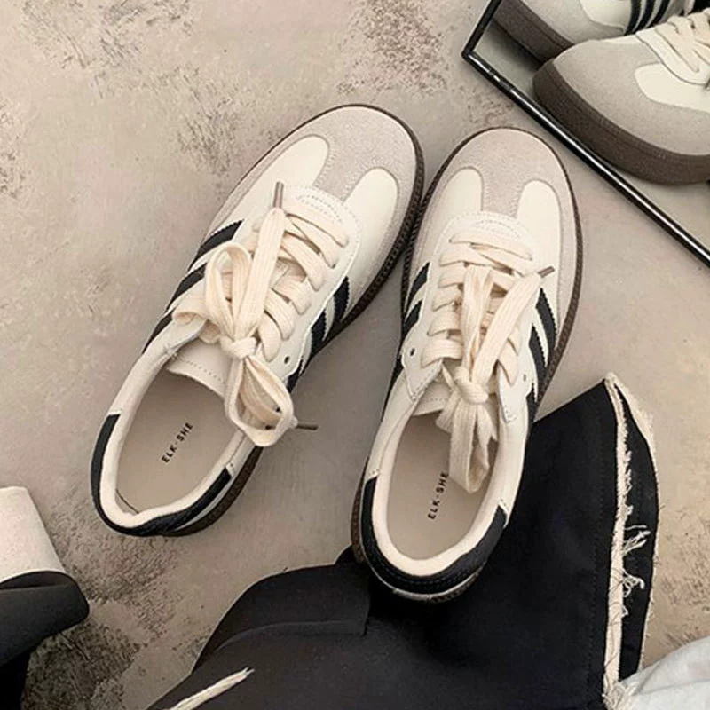 Маленькие белые туфли повседневные 2025 женские новые моральные спортивные плоские туфли