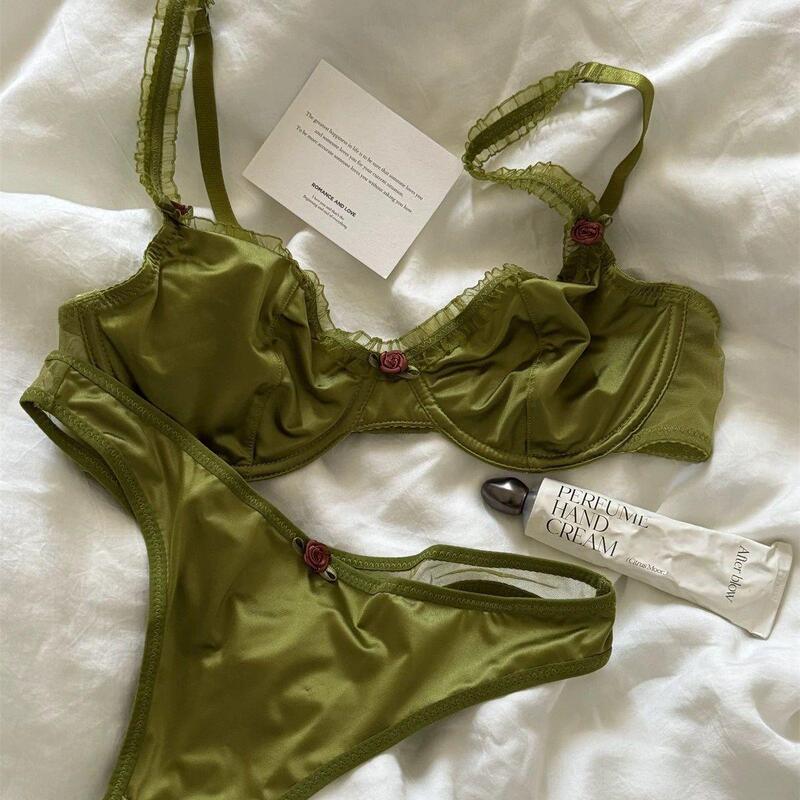 Vintage Green French Court-Style Satin Floral Elegant Push-Up Bra Set That Minimizes Large Busts Vintage Green French Court-Style Satin Floral Elegant Push-Up Bra Set That Minimizes Large Busts